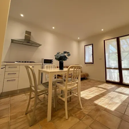 8 Arbousiers 20 Bonifacio (Corsica)