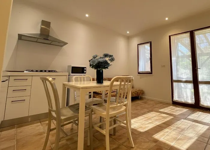 8 Arbousiers 20 Бонифачо